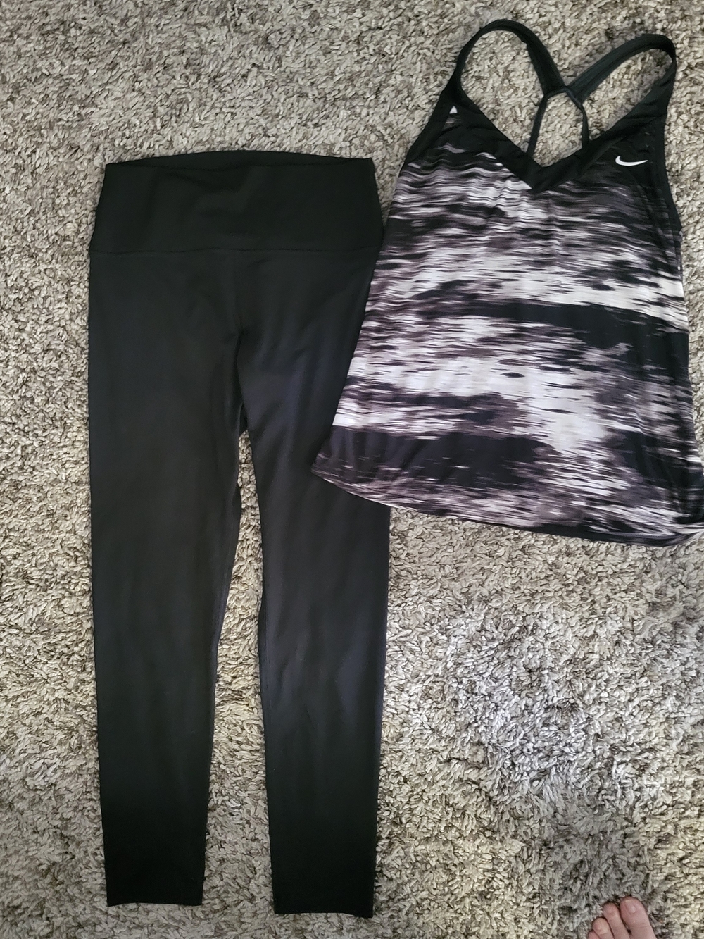 Nike Activewear Top L & Leggings PINK Victoria Secret L Set